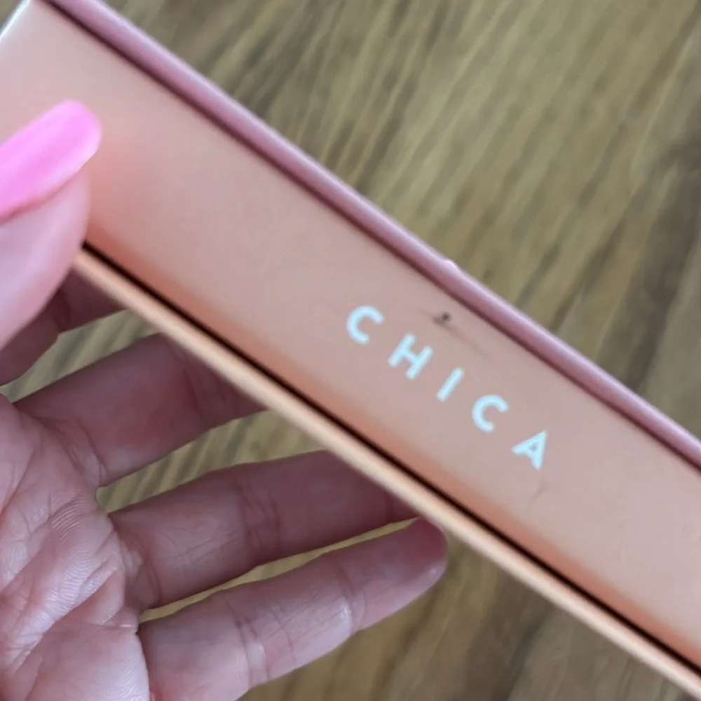 ColourPop: CHICA Falsies Faux Lashes - Chic Black